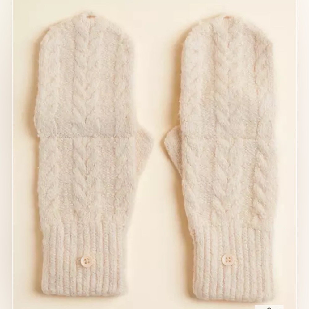 NWT Women’s TORRID Ivory Powder Puff Cable Knit Scarf And Gloves New Cream - Picture 5 of 8